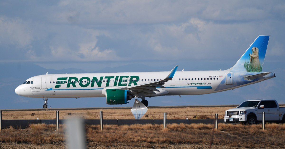 Tragedia en en un vuelo de Frontier Airlines: una persona murió tras ser succionada por la turbina de un avión que estaba por despegar