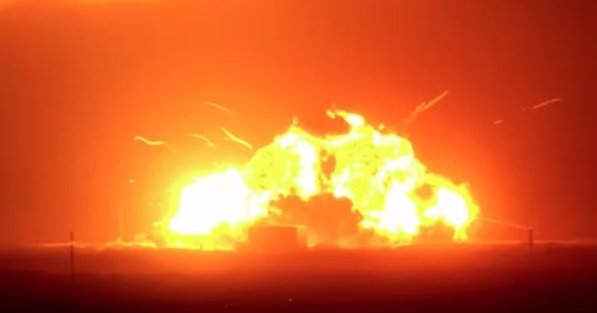 La impactante explosión de un cohete de la empresa de Jeff Bezos durante una prueba en Cabo Cañaveral