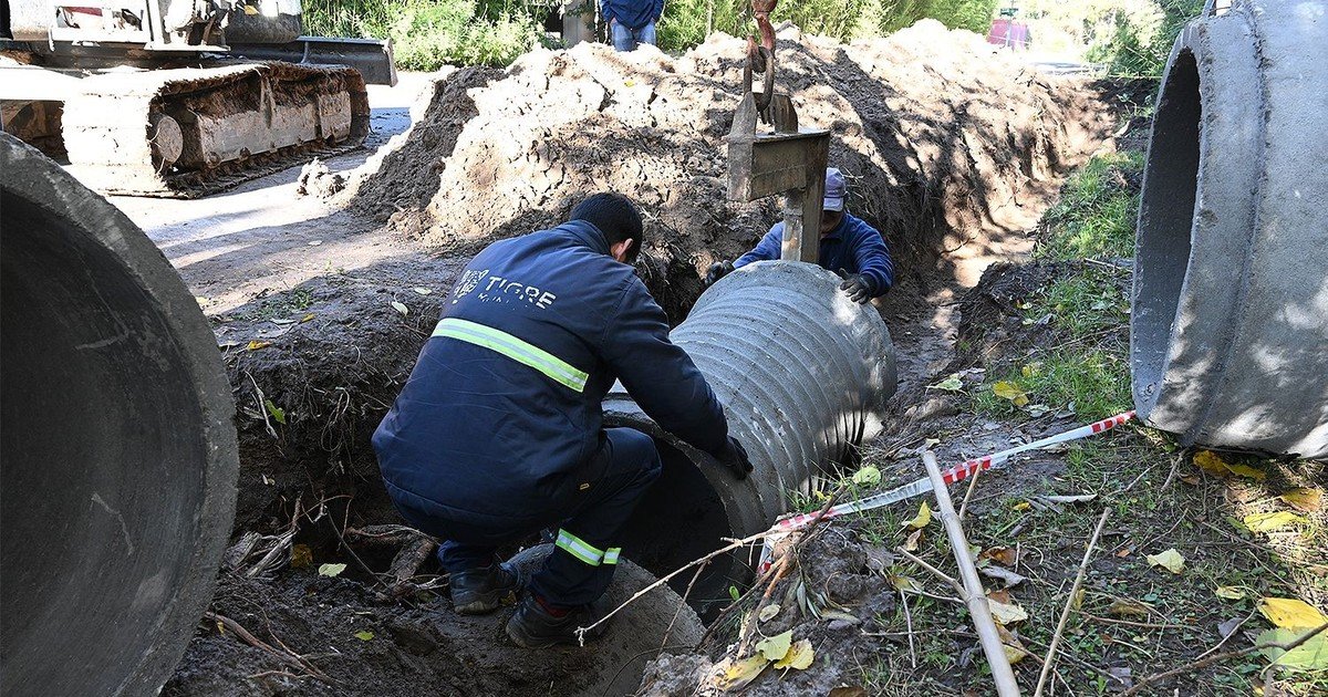 Construyen veredas y hacen desagües por las inundaciones en barrios de Tigre
