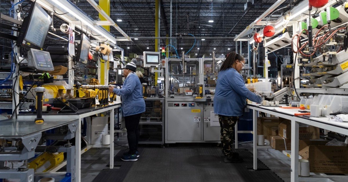 Confirmado: Stanley cierra la planta donde fabrica su producto estrella y 300 trabajadores se quedan sin empleo