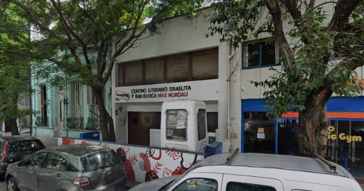 Cayó un sospechoso de atacar con bombas molotov el Centro Literario Israelita de La Plata: tenía armas y municiones en su casa