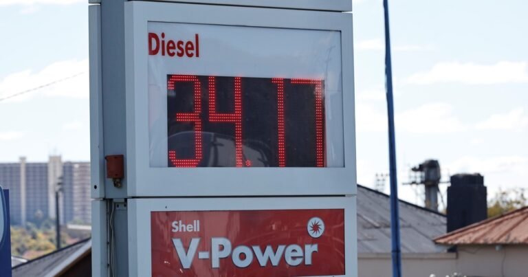 El petróleo y el gas se desploman tras el informe de que Estados Unidos e Irán están cerca de un acuerdo para poner fin a la guerra