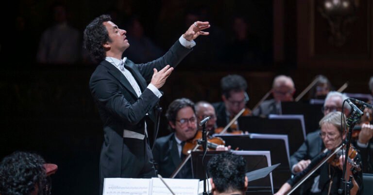 Alejo Pérez debutó al frente de la Orquesta Estable del Colón con sólidas interpretaciones de Beethoven y Berlioz