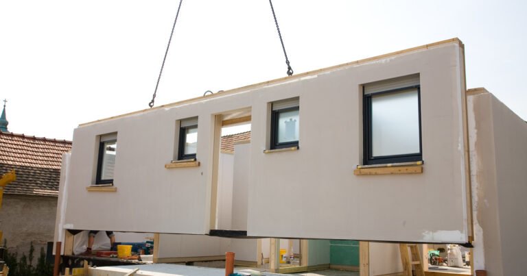 Una joven inmigrante compró dos casas prefabricadas en China, las mandó a EE.UU., las instaló y ahora las alquila: gastó 15 mil dólares