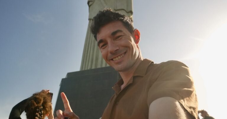 Agustín Neglia, el secreto detrás del sueño de vivir viajando y su mirada sobre los influencers: "Es todo una gran mentira"