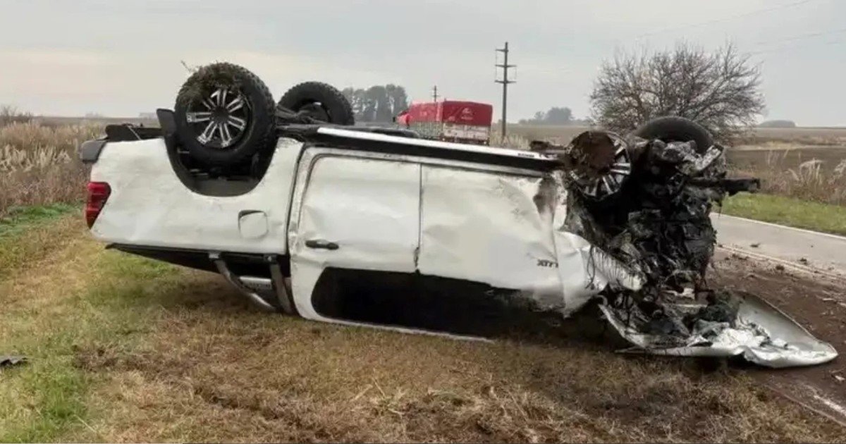 Dolor en Santa Fe: cuatro muertos en un choque frontal entre una camioneta y un auto