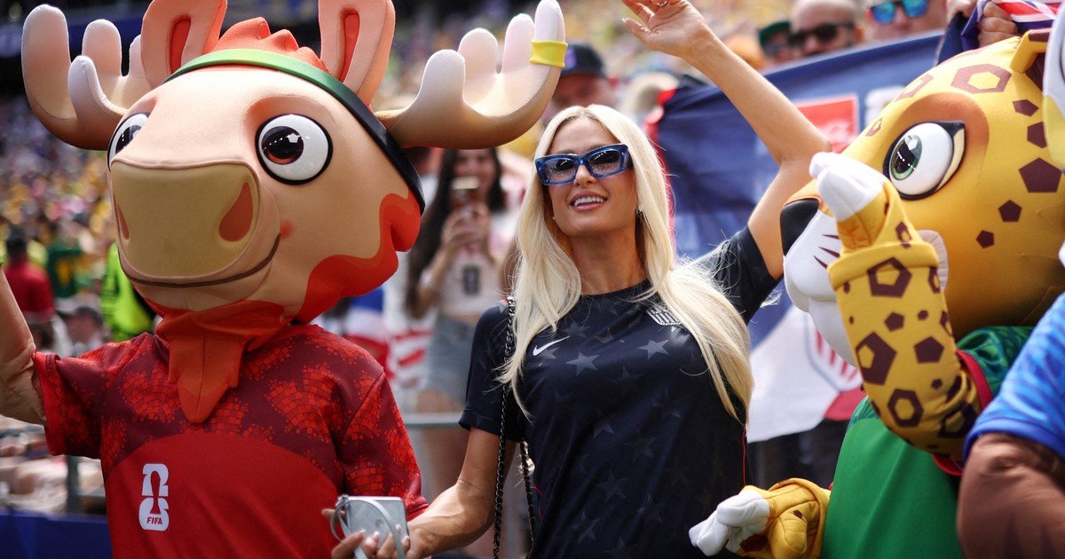 También hubo alfombra roja en el segundo partido de Estados Unidos: Paris Hilton alentó desde la tribuna