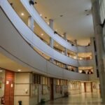 Resbaló sobre el piso jabonoso de un negocio y la justicia ordenó indemnizarla en más de US$ 9.000