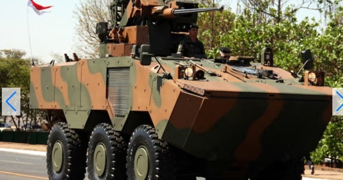 El VBTP-MR Guaraní 6x6 es el eje de la modernización de la infantería mecanizada: transporta 11 soldados por tierra y agua, tiene una coraza de acero en forma de V, pesa 18.000 kilos y cuenta con una completa capacidad anfibia