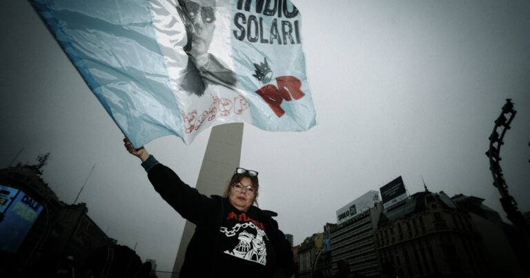 La familia del Indio Solari confirmó que el velatorio en Domínico durará "lo que haga falta" y pidió "no sacar la rabia afuera"