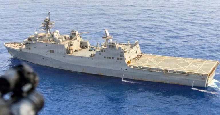 De 208 metros de largo y 25.000 toneladas: cómo es el USS Fort Lauderdale, el buque insignia que EE.UU. envió a Venezuela tras los devastadores terremotos