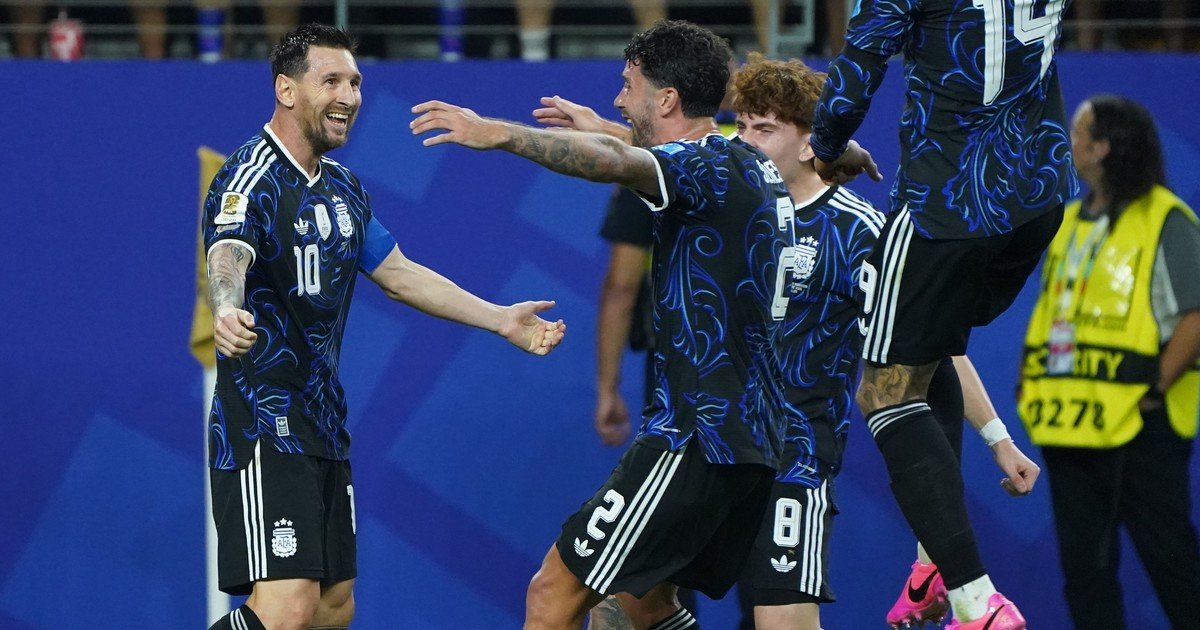 Argentina se dio el lujo de hacer pruebas en pleno Mundial y Messi, en apenas media hora, aprovechó para agrandar aún más su leyenda