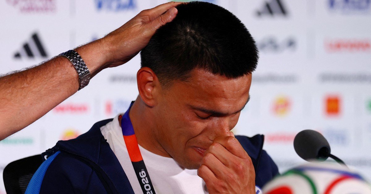 Un excompañero de Messi lloró en la previa del debut de Paraguay y Gustavo Alfaro lo consoló: “Es lo que sentimos todos”