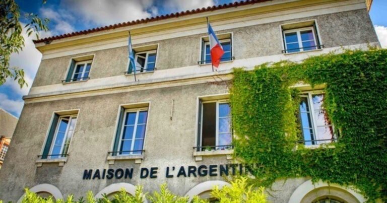 Con una carta pública, intelectuales piden la destitución del director de la Casa Argentina en París