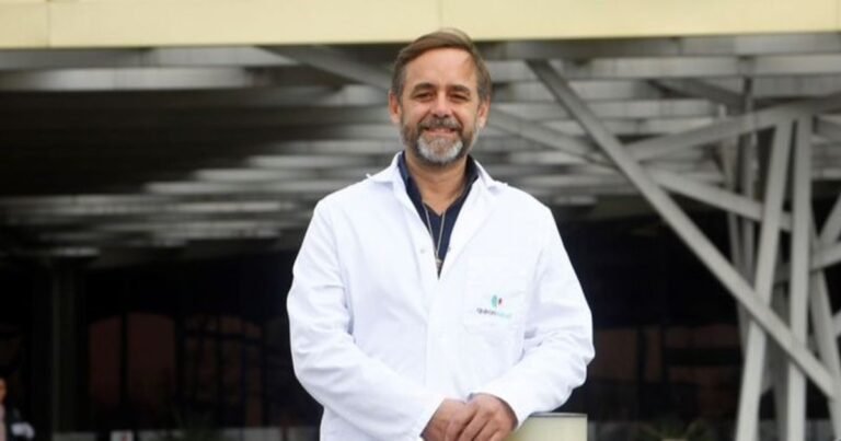 Manuel Romero, reumatólogo: "El tratamiento temprano de la artritis cambia vidas y mantiene la movilidad"