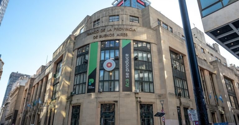 Los bancos se suben a la ola de la emisión de deuda y colocan bonos para financiar el crédito