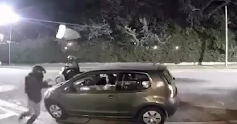 "Llevate todo", la desesperación de una mujer asaltada por motochorros cuando dejaba a su hijo en la casa de un amigo en Mar del Plata