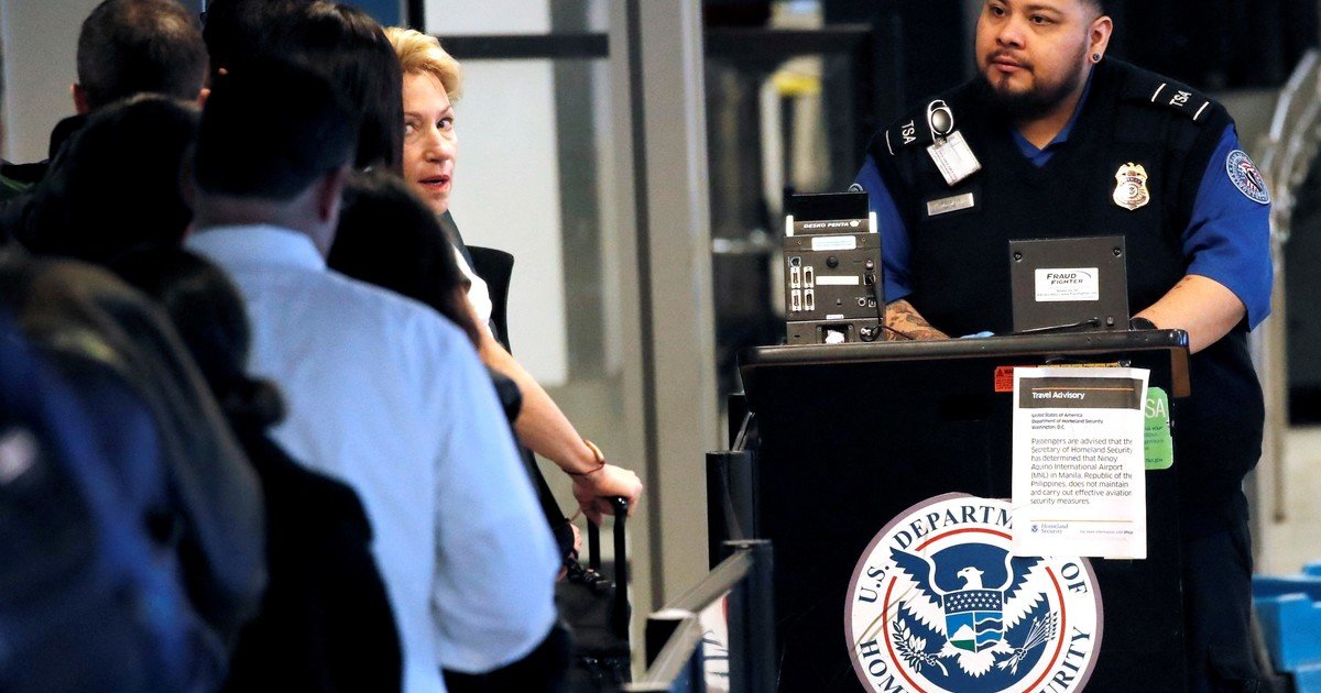 La TSA cambia los controles en los aeropuertos de EE.UU.: las tres novedades que transforman el paso por seguridad para los pasajeros