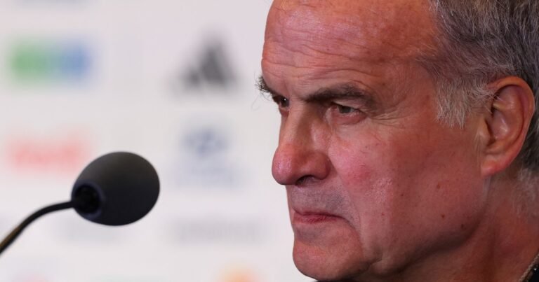 Bielsa apuntó de nuevo contra la FIFA y criticó la pausa de hidratación en el Mundial 2026: "Le quita mucho" al fútbol