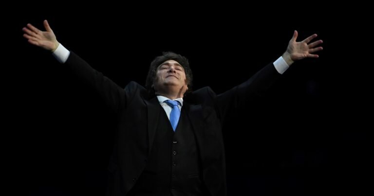 Cambio de agenda: Milei intentará revivir el relato económico y encadenaría tres viajes en 15 días