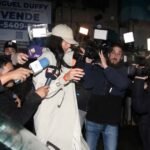 Juana Tinelli se mostró acompañada por un joven y le lanzó un palito a su ex tras la denuncia de violencia de género: "Que siga vendiendo electrodomésticos"