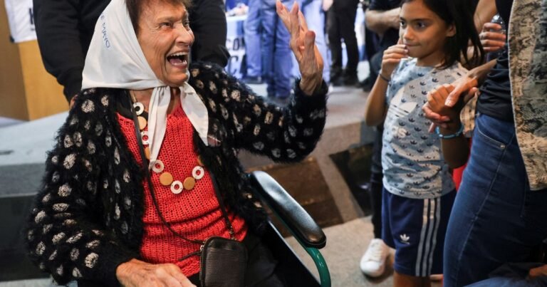Murió Taty Almeida, presidenta de Madres de Plaza de Mayo Línea Fundadora