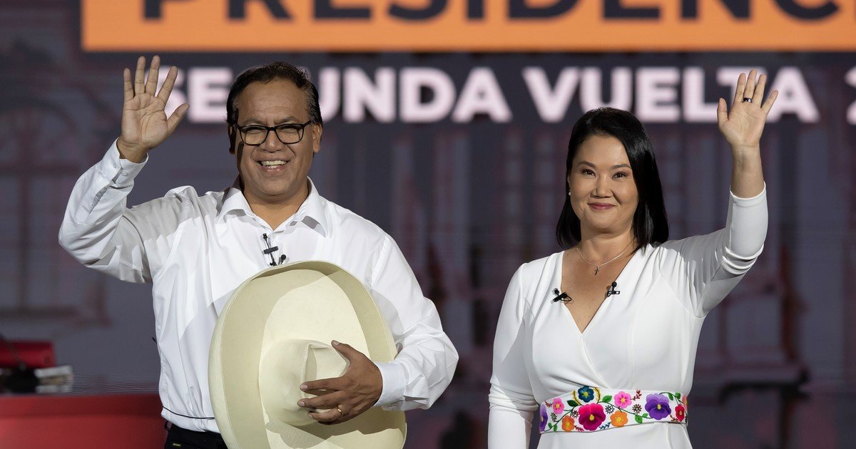 Elecciones en Perú: un boca de urna da ganador a Keiko Fujimori sobre Roberto Sánchez por 50,7% a 49,3%