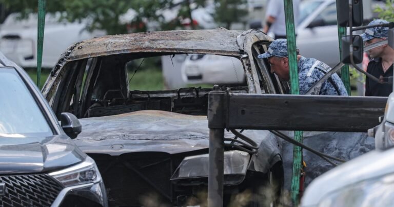 Asesinato selectivo: el estallido de un coche mató a un jefe militar de Rusia y apuntan a Ucrania