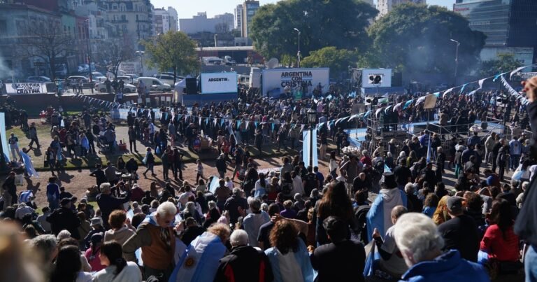 A un año de la detención de Cristina Kirchner, la militancia K realizará hoy un banderazo en Parque Lezama para reclamar la liberación de la expresidenta