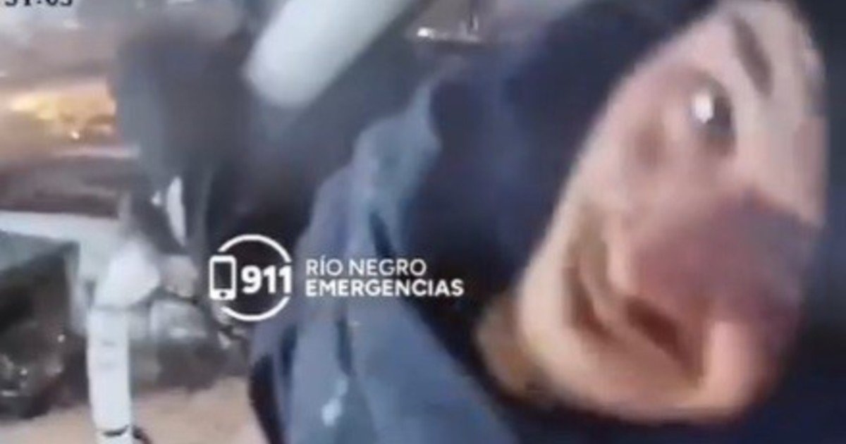 Se trepó a una columna lumínica para inutilizar el domo de seguridad, no lo logró y encima quedó escrachado en vivo