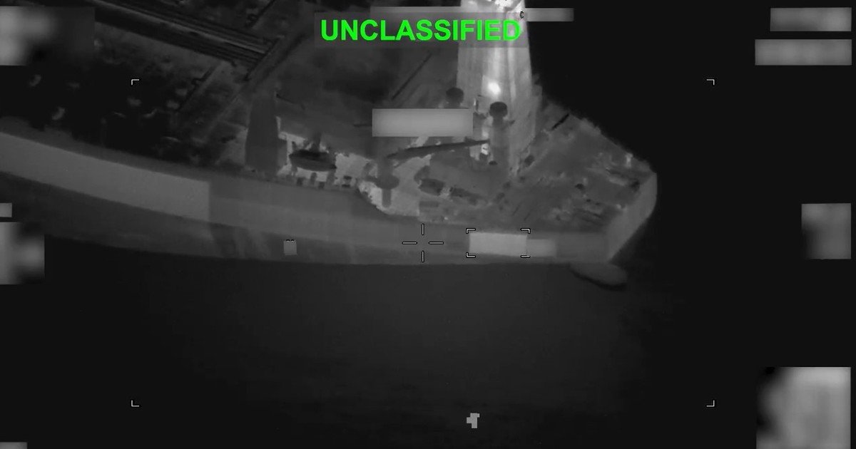 Estados Unidos disparó un misil a un barco que intentó evadir el bloque a los puertos de Irán