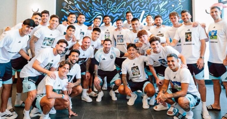 Los jugadores de la Selección mostraron el regalo sorpresa por el cumpleaños de Messi: la reacción del capitán