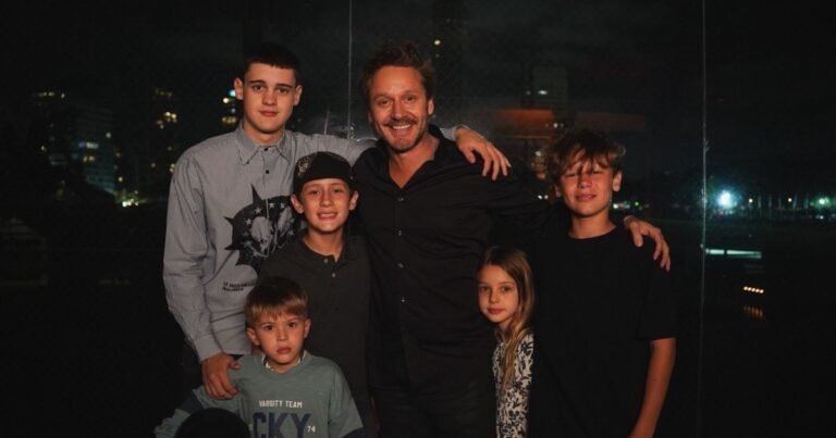 Por el Día del Padre, Benjamín Vicuña compartió un álbum familiar y una sentida reflexión: "Las ganas de guardar momentos para siempre que sabemos que no volverán"
