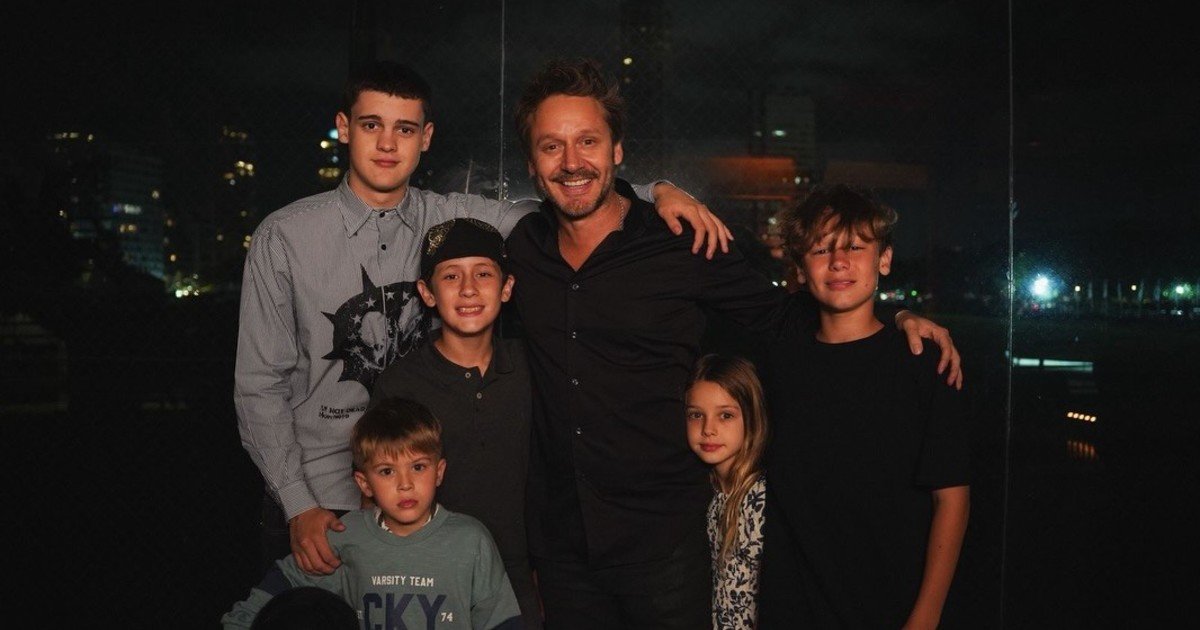 Por el Día del Padre, Benjamín Vicuña compartió un álbum familiar y una sentida reflexión: "Las ganas de guardar momentos para siempre que sabemos que no volverán"