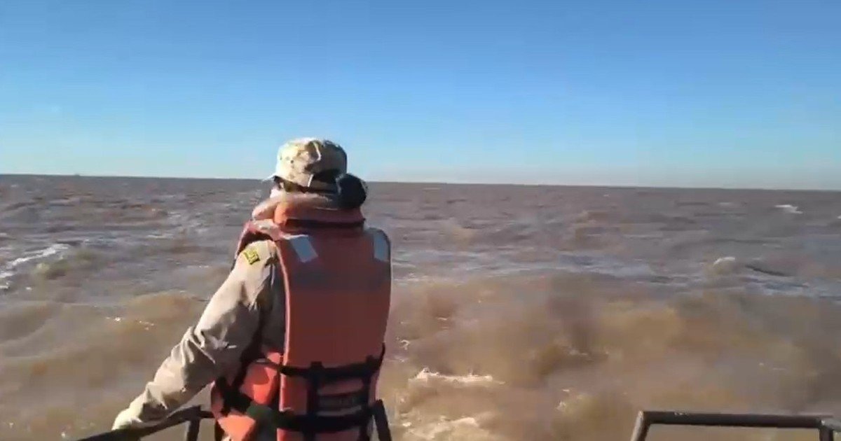 A una semana de su desaparición, cómo sigue la  búsqueda de los pescadores en el Río de La Plata
