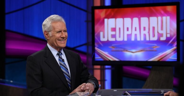 La psicología dice que las personas que gritan la respuesta correcta al televisor antes que el concursante de Jeopardy no son más inteligentes, simplemente trabajan con una versión menos filtrada de la pregunta