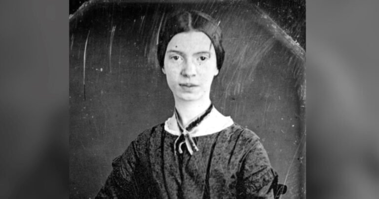 Cita del día, de Emily Dickinson: "Que nunca vuelva es lo que hace que la vida sea tan dulce”