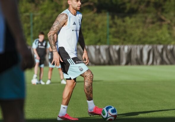Scaloni recibió buenas noticias en el primer entrenamiento de la Selección rumbo al Mundial 2026: dos titulares clave, de alta médica