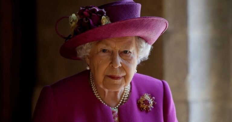 Cita del día, de la reina Isabel II: "A lo largo de los años, quienes me han parecido más felices, satisfechos y realizados siempre han sido las personas que han vivido de la manera más extrovertida y desinteresada"