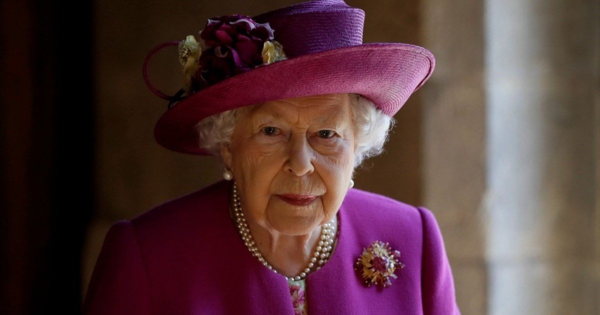 Cita del día, de la reina Isabel II: "A lo largo de los años, quienes me han parecido más felices, satisfechos y realizados siempre han sido las personas que han vivido de la manera más extrovertida y desinteresada"