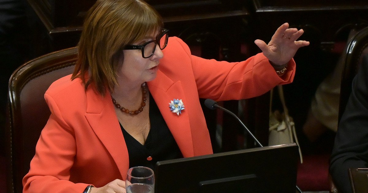En medio del escándalo de Adorni, Bullrich busca destrabar la eliminación de las PASO y le lleva una propuesta a Karina Milei