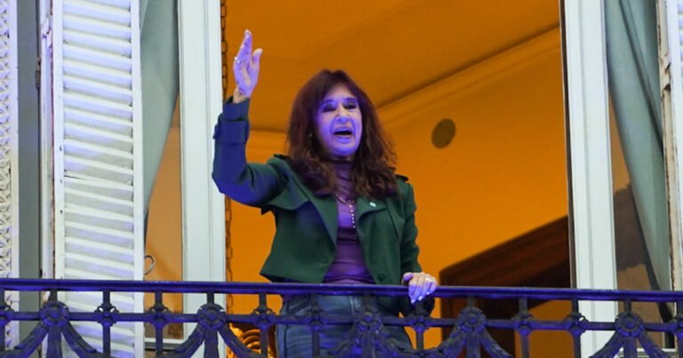 Por la intimación de la Justicia, suspenden actos frente a la casa de Cristina: el sábado, marcha a Parque Lezama
