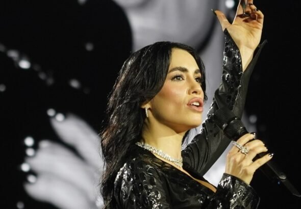 Lali brilló en su primer River: la sorpresiva aparición de Kylie Minogue, el homenaje al Indio Solari y un mensaje por Agostina en la noche más grande de su carrera