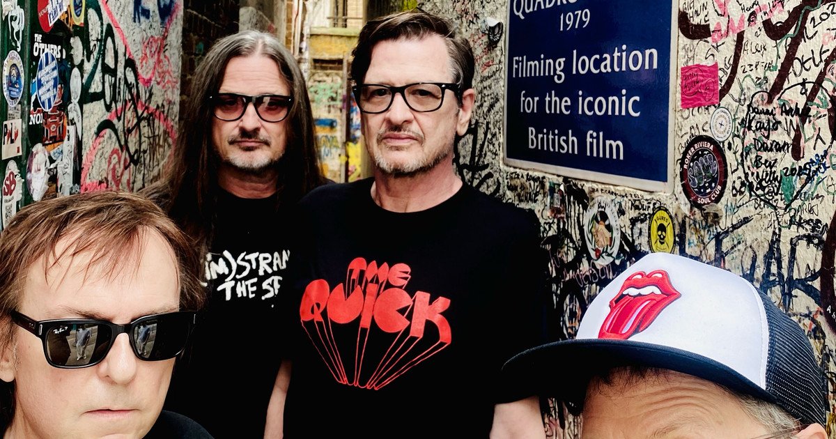 Redd Kross, los niños terribles del punk californiano pusieron a Sofia Coppola desnuda en la tapa de un disco e inspiraron a Kurt Cobain, debutan hoy en Buenos Aires
