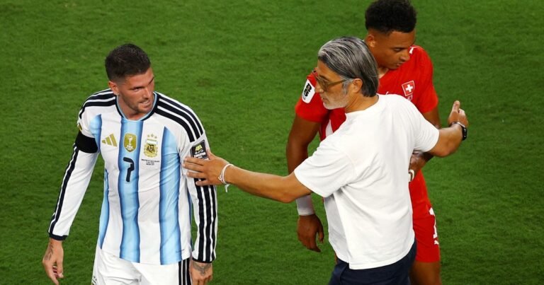 La bronca del DT de Suiza por la roja a Embolo: Murat Yakin dijo desconocer la regla pero felicitó a la Selección Argentina