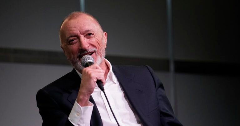 "Zafio comportamiento, sucias maneras y mal perder", la lapidaria crítica del escritor español Arturo Pérez-Reverte contra los jugadores de la Selección Argentina