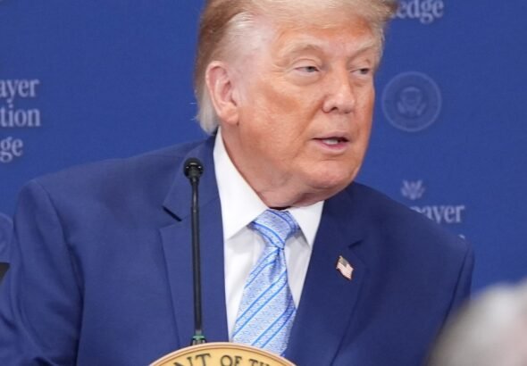 Amenaza de Trump: quiere imponer aranceles de hasta 200% a los medicamentos genéricos importados