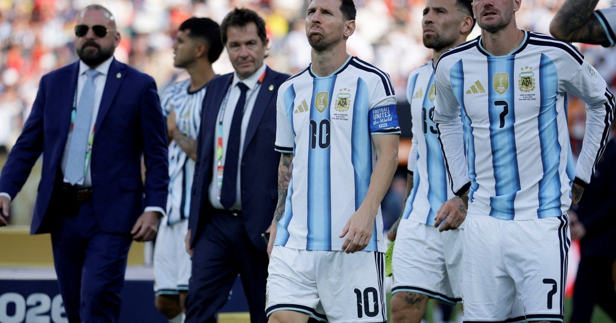 La AFA agradeció el apoyo de los hinchas tras la derrota en la final del Mundial 2026 y avisó que no todos los jugadores de la Selección volverán a la Argentina