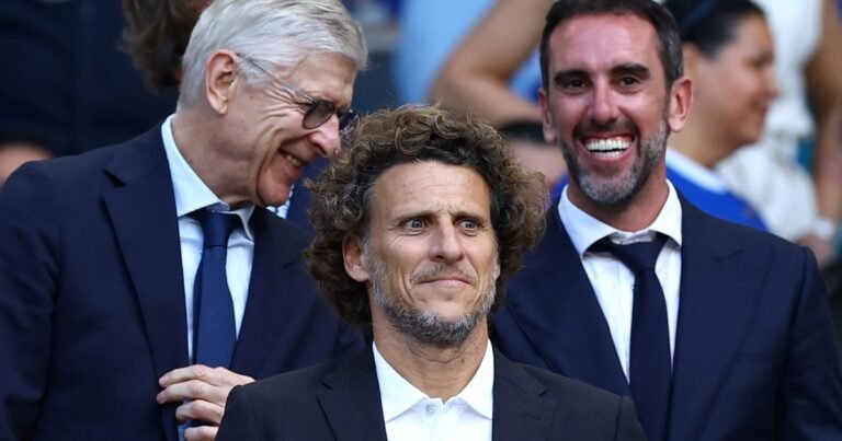 Marcelo Bielsa ya tiene reemplazante en Uruguay: Diego Forlán agarra la dirección técnica de la Celeste