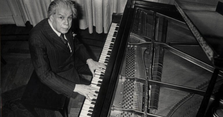 El inclasificable Mono Villegas,  el pianista argentino que tocó con Martha Argerich y que con contrato en los Estados Unidos se negó a grabar música cubana